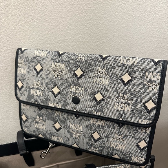 MCM Vintage Jacquard Logo Tote - Picture 7 of 14